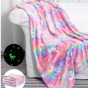 NIB Glow in Dark unicorn Blanket